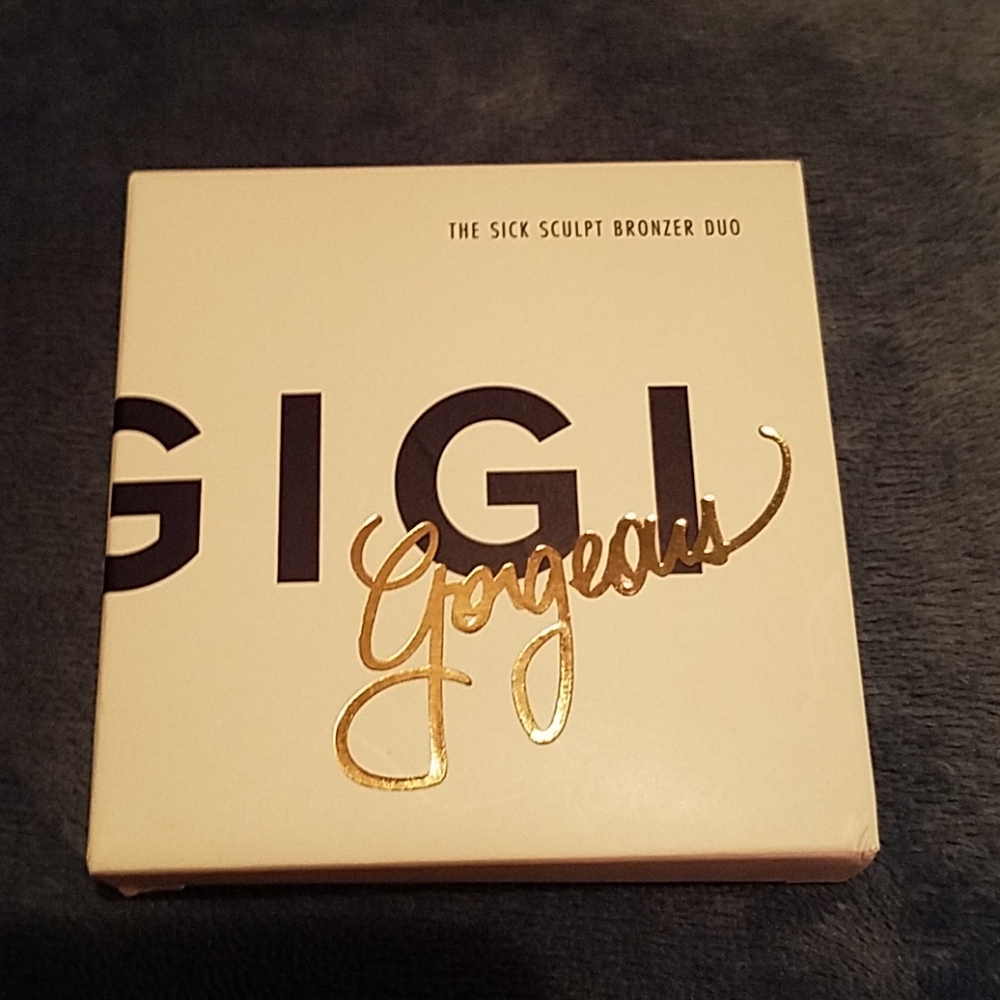 Gigi Gorgeous sculpt bronzer duo